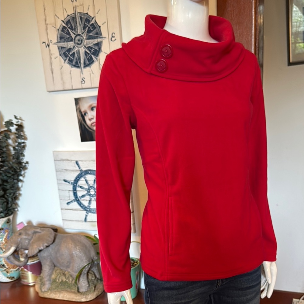 NWT northern reflections size small Women's Red Button-Collar Sweater